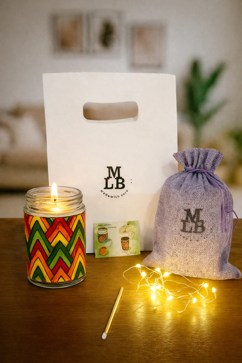 Apus peste Creste Lumânare Parfumată din ceară de soia – borcan vitraliu reutilizabil, lampă decorativă cadou