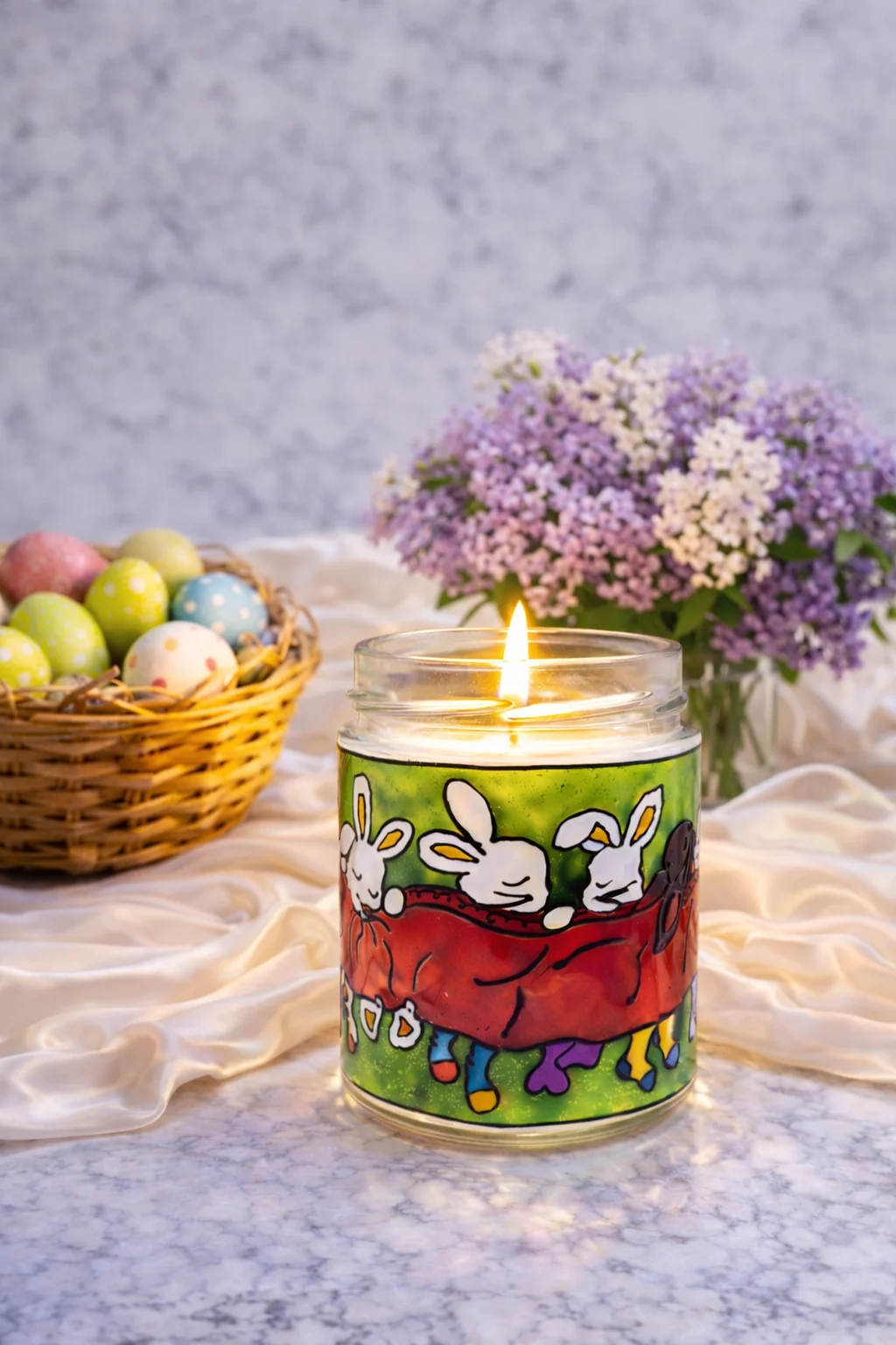 Lumânare parfumată cu liliac din ceară de soia – borcan vitraliu pictat manual, lampă de veghe decorativă 2-în-1